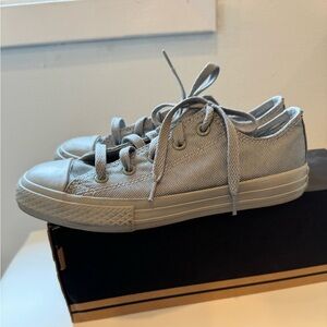 Kids size 2 CT OX Mirage Gray Converse. Size 2.